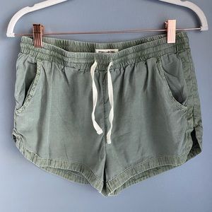 Billabong shorts (army/olive green color)